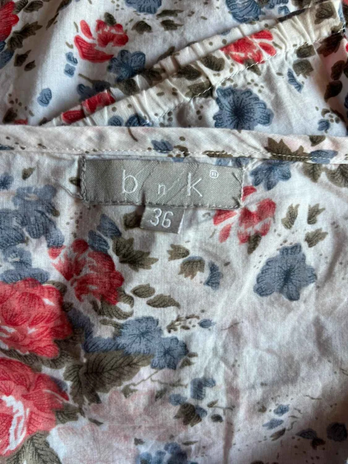 Blusa floral bohemia B.N.K – Detalle de lazo para atar – Talla S / 36 – photo 4